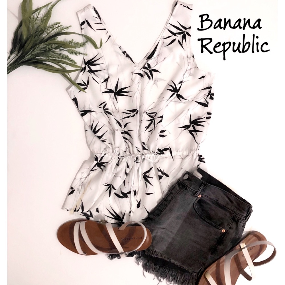 Banana Republic tropical sleeveless v neck top